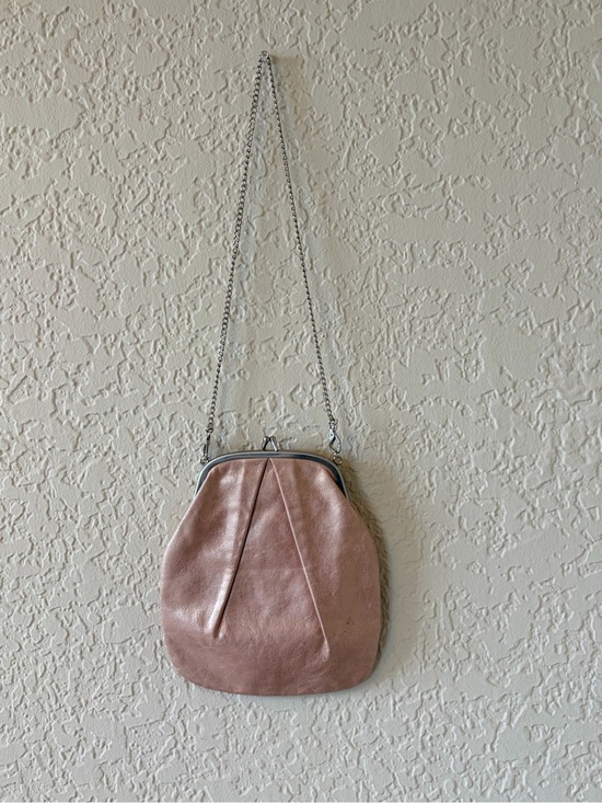 HOBO Handbags - HOBO Rose Pink Metallic Leather Chain-Handle Clutch Kiss Lock
